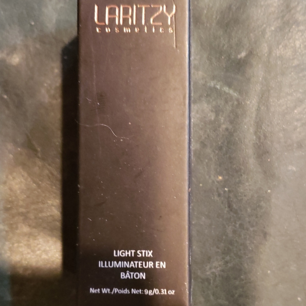 Laritzy light-sticks illuminator in Halo